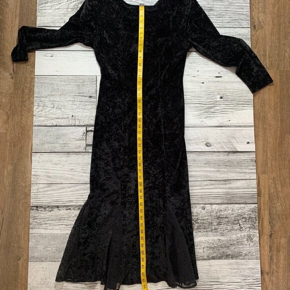 Vintage Black Crushed Velvet Fit and Flare Midi Witchy Dress - Picture 12 of 14